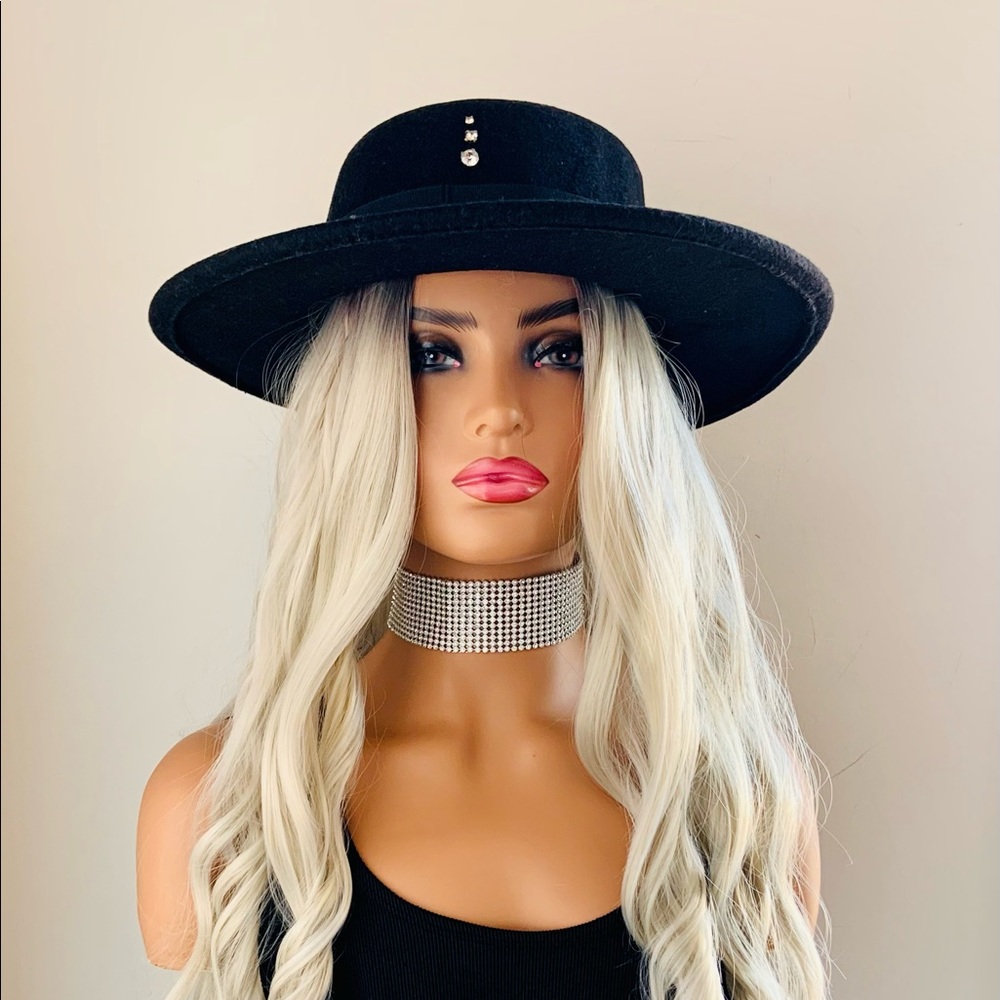 🤍Put On & Go🖤 Ombre Platinum Premium Fiber Wig for Events - NO FURTHER DISCOUNT🌷